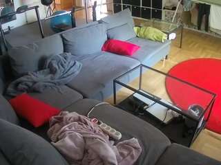 voyeurcam-julmodels-living-3