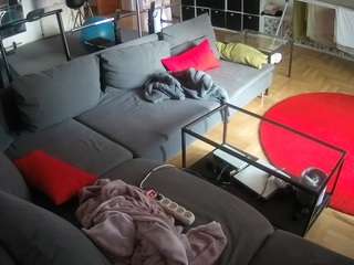 voyeurcam-julmodels-living-3