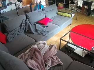 voyeurcam-julmodels-living-3