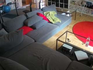voyeurcam-julmodels-living-3