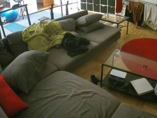 voyeurcam-julmodels-living-3