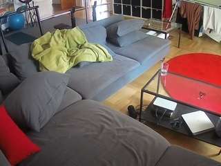 voyeurcam-julmodels-living-3