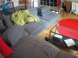 voyeurcam-julmodels-living-3