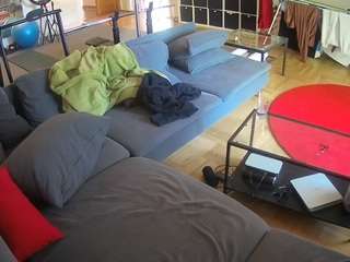 voyeurcam-julmodels-living-3