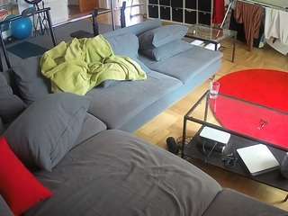 voyeurcam-julmodels-living-3