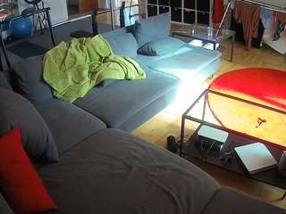 voyeurcam-julmodels-living-3