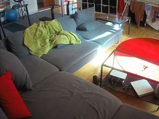 voyeurcam-julmodels-living-3