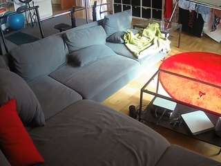 voyeurcam-julmodels-living-3