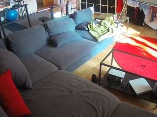voyeurcam-julmodels-living-3 Thumb Image