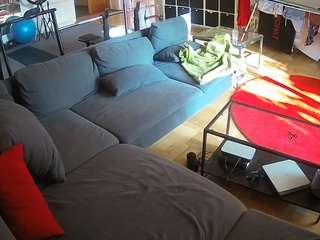 voyeurcam-julmodels-living-3 Thumb Image
