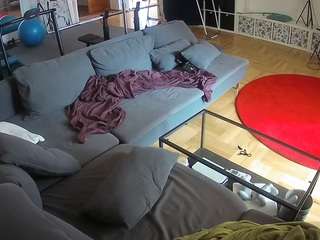 voyeurcam-julmodels-living-3