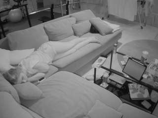 voyeurcam-julmodels-living-3