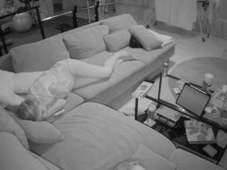 voyeurcam-julmodels-living-3