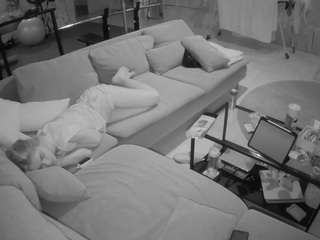 voyeurcam-julmodels-living-3