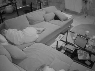 voyeurcam-julmodels-living-3