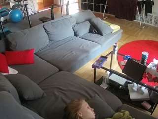voyeurcam-julmodels-living-3