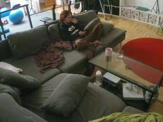 voyeurcam-julmodels-living-3