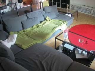 voyeurcam-julmodels-living-3