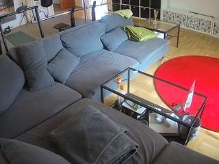 voyeurcam-julmodels-living-3