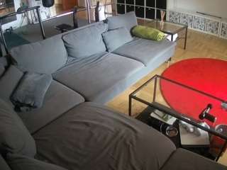 voyeurcam-julmodels-living-3