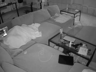 voyeurcam-julmodels-living-3