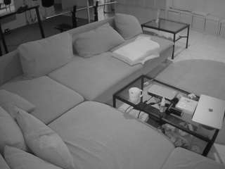 voyeurcam-julmodels-living-3