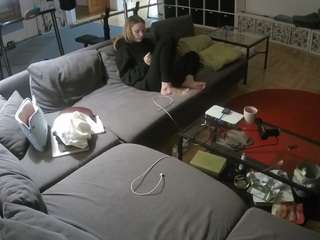 voyeurcam-julmodels-living-3