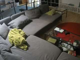 voyeurcam-julmodels-living-3