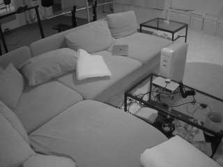voyeurcam-julmodels-living-3