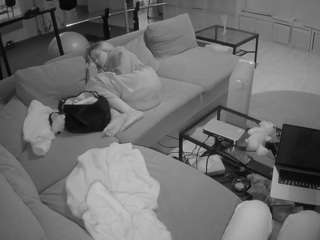 voyeurcam-julmodels-living-3 camsoda