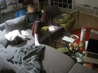 voyeurcam-julmodels-living-3