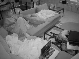 voyeurcam-julmodels-living-3 camsoda