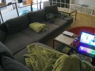 voyeurcam-julmodels-living-3