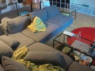 voyeurcam-julmodels-living-3