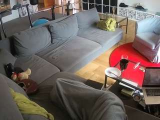 voyeurcam-julmodels-living-3