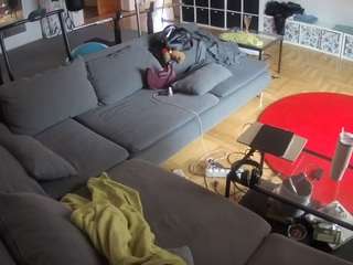 voyeurcam-julmodels-living-3