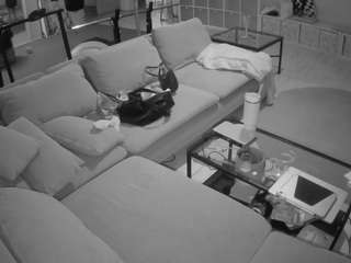 voyeurcam-julmodels-living-3