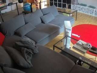 voyeurcam-julmodels-living-3