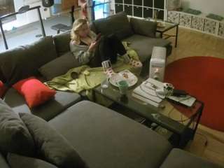 voyeurcam-julmodels-living-3