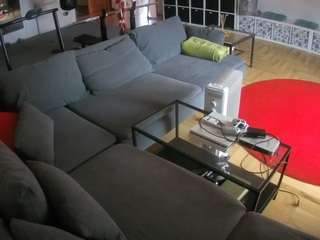 voyeurcam-julmodels-living-3