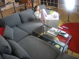 voyeurcam-julmodels-living-3