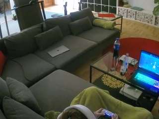 voyeurcam-julmodels-living-3