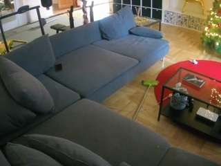 voyeurcam-julmodels-living-3