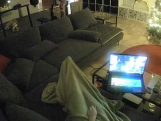 voyeurcam-julmodels-living-3