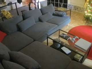 voyeurcam-julmodels-living-3