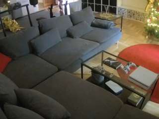 voyeurcam-julmodels-living-3