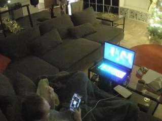 voyeurcam-julmodels-living-3