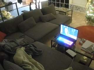 voyeurcam-julmodels-living-3