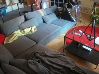 voyeurcam-julmodels-living-3