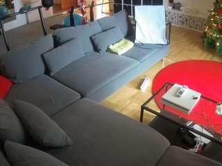 voyeurcam-julmodels-living-3